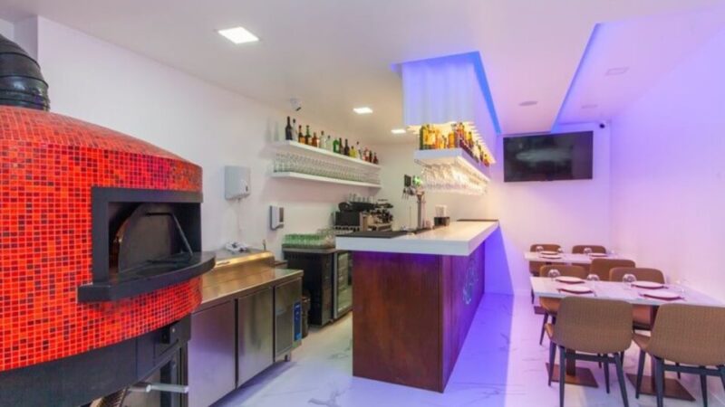 Portimão: Arabian Night Dance Show With Tapas and Wine - Key Points