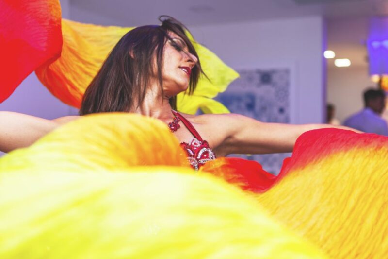 Portimão: Arabian Night Dance Show With Tapas and Wine - Culinary Offerings
