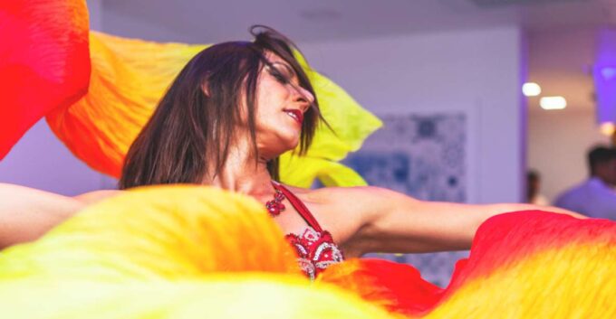 Portimão: Arabian Night Dance Show With Tapas and Wine - Additional Details