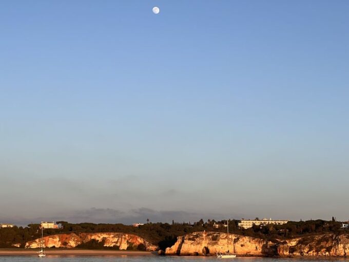 Portimão: Benagil Caves & Sunset With Sparkling Wine - Frequently Asked Questions