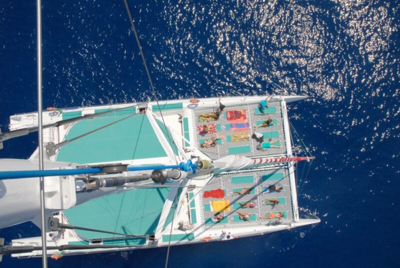 Portimão: Half-Day Catamaran Cruise to Benagil & Carvoeiro - Catering and Refreshments