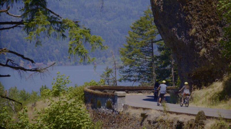 Portland: Multnomah Falls E-Bike Tour in the Columbia Gorge - Exploring Multnomah Falls