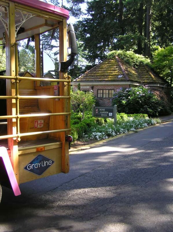 Portland, Oregon: Gray Line Pink Trolley Hop-On Hop-Off Tour - An Overview of the Pink Trolley Experience