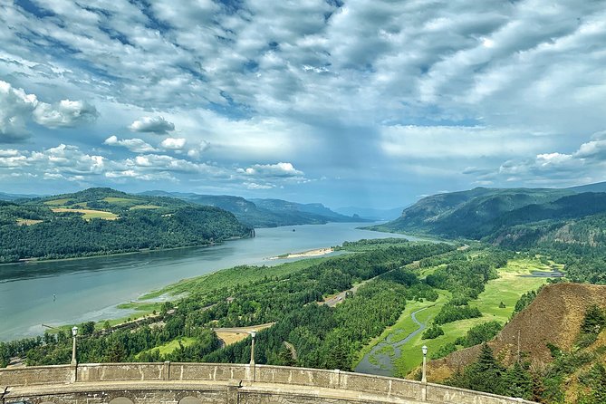 Portland Sightseeing Tour Including Columbia Gorge Waterfalls - Diverse Neighborhoods and Food Carts