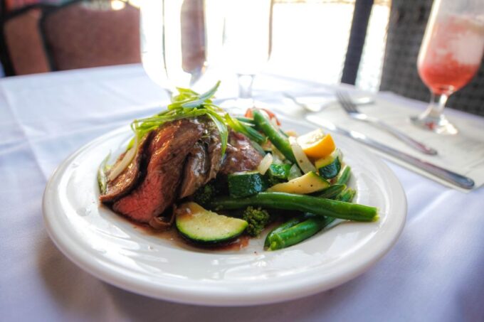 Portland: Willamette River 2.5-hour Dinner Cruise - River Cruise Highlights