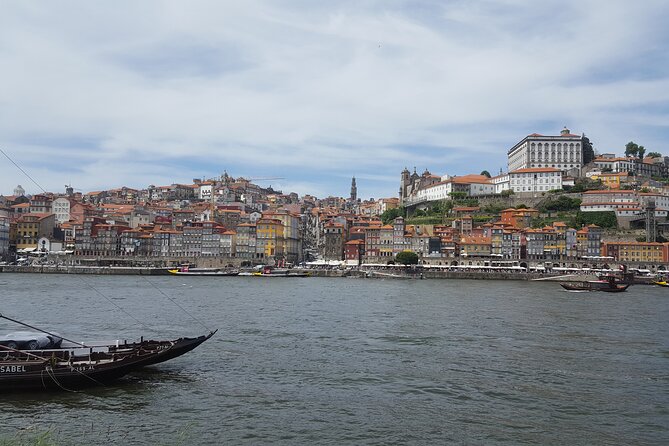 Porto: 2h Private Tour (1 to 6 People) on the Douro River With a Local - Personalized Tour Experiences