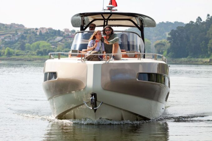 Porto: 2h SUNSET Private Luxury Yacht in the Douro - Frequently Asked Questions