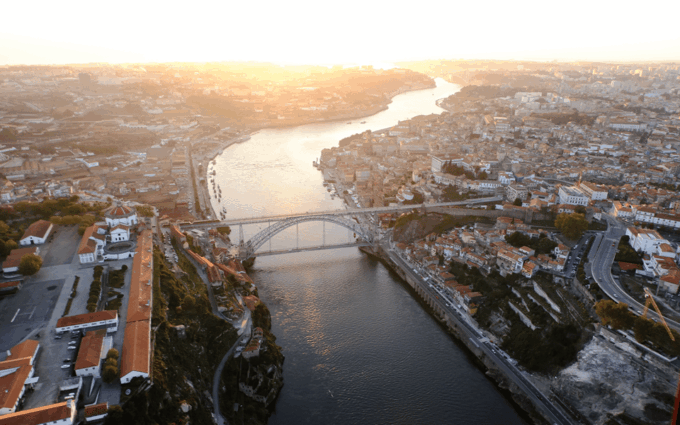 Porto: 5D Flight Over the City for the Whole Family. - Frequently Asked Questions