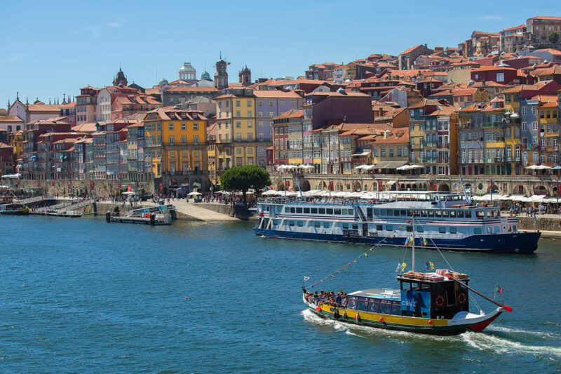 Porto: 6 Bridges Boat Cruise With Port Wine Cellar & Tasting - Accessibility