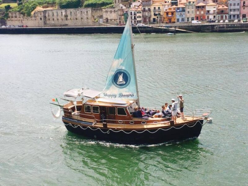 Porto: 6 Bridges of Douro Classic Boat Tour - Inclusions and Amenities