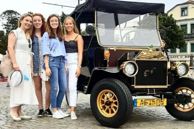 Porto and Foz: Private Douro City Tour in Electric Ford - Exploring Portos Old Town