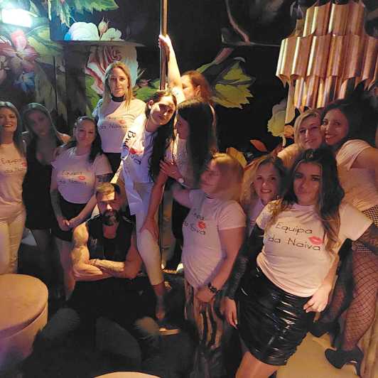 Porto: Bachelor Party Offer of a Glass of Champagne or Drink - Pricing and Reservation Details