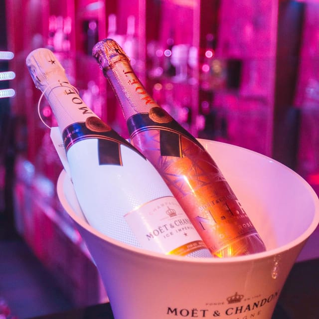 Porto: Birthday Party Offer of a Glass of Champagne or Drink - Inclusions