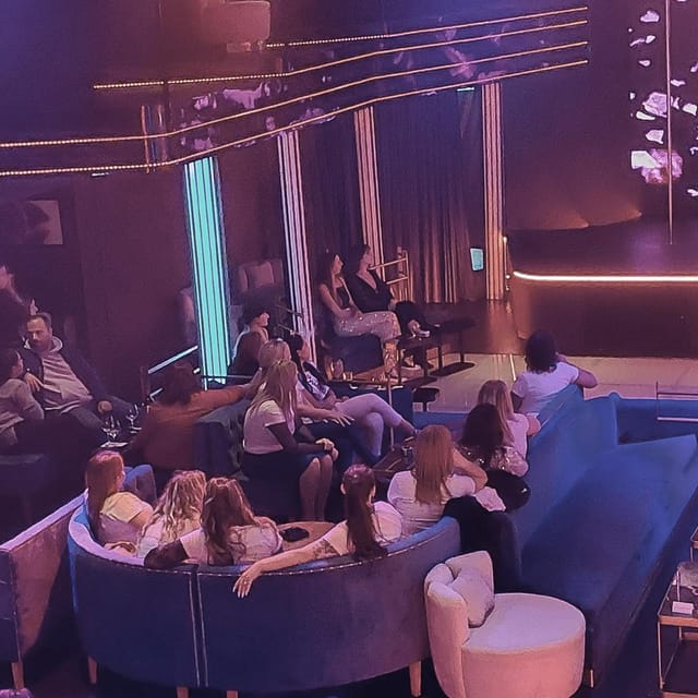 Porto: Birthday Party Offer of a Glass of Champagne or Drink - Important Information