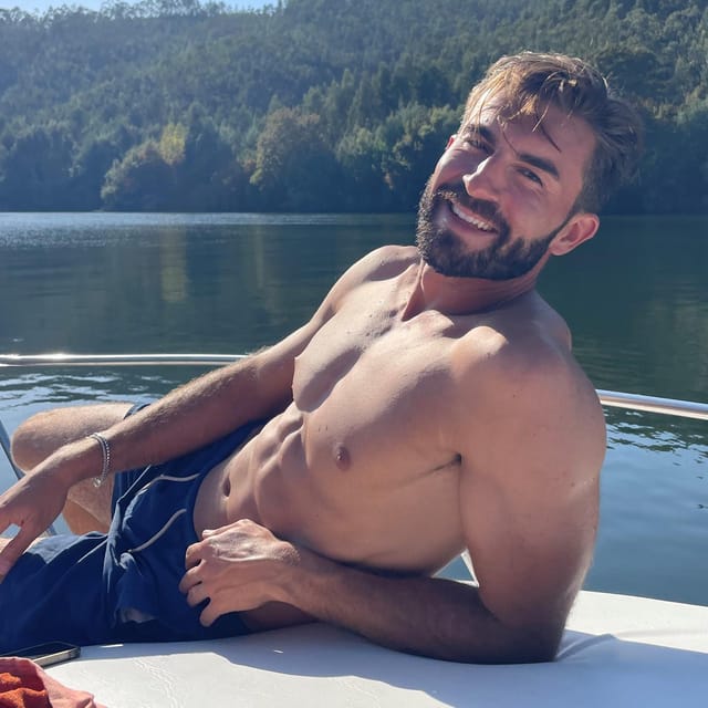 Porto Boat Tour: Events/ Bachelorette Party W/ SEXY CAPTAIN - Tour Exclusivity and Customization
