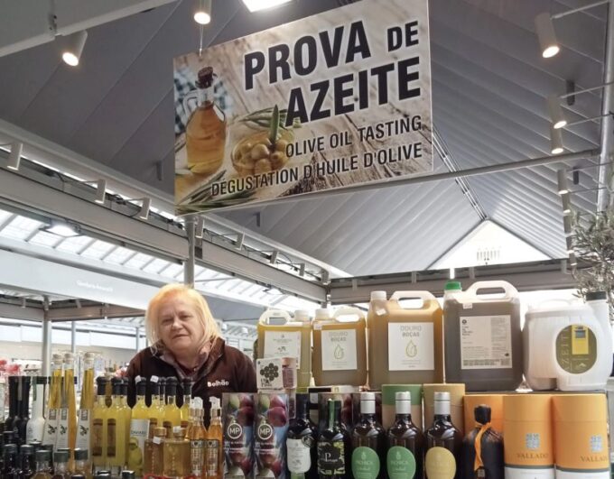 Porto: Bolhão Market and Codfish Tasting Guided Food Tour - Frequently Asked Questions