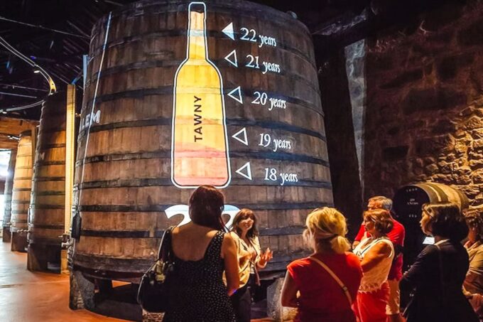 Porto: Calem Cellar Tour, Fado Show & Wine Tasting - Tour and Performance Schedule