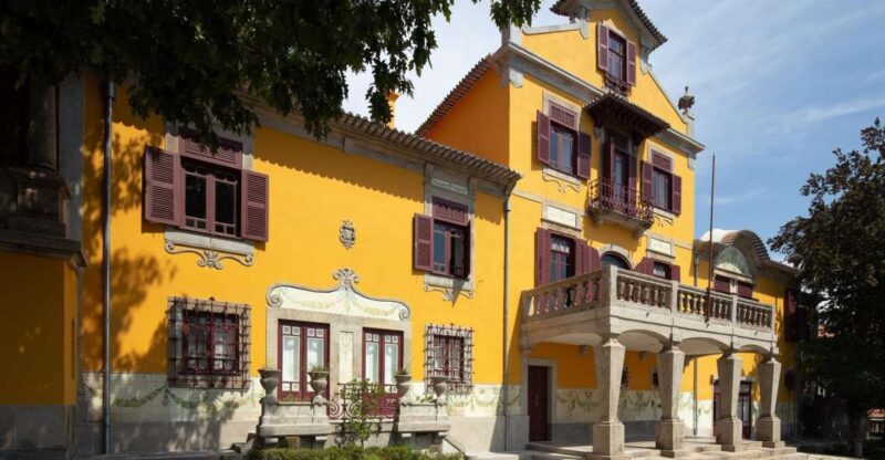 Porto: Casa São Roque Guided Tour - Art Center Features