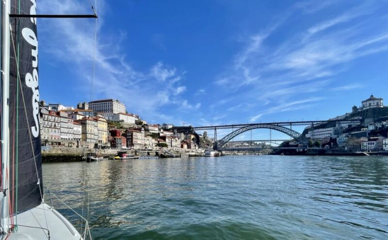 Porto: Charming Sailboat Cruise - Boat and Amenities