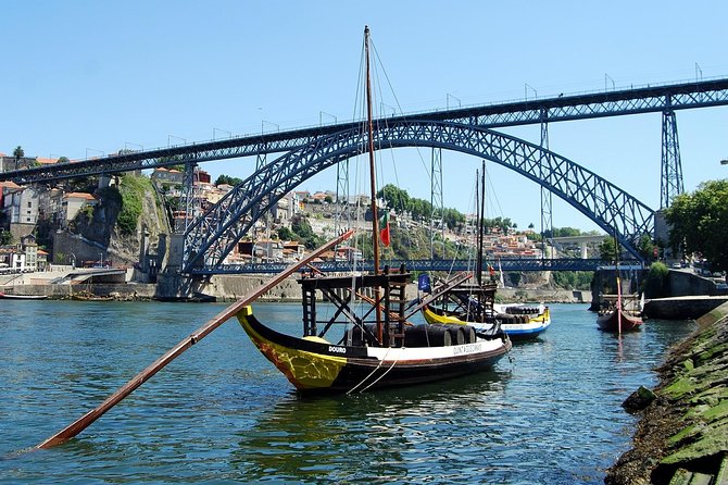 Porto City Tour With River Cruise Including Lunch and Wine Tasting - Exploring the Old Town