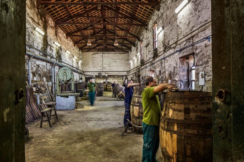 Porto: Cockburn's Port Lodge Tour and Tasting - Tawny Tasting