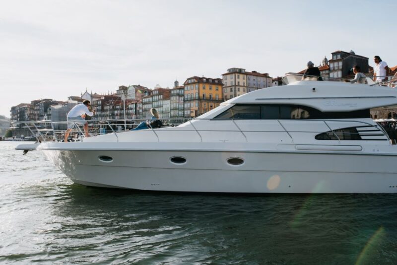 Porto: Cruise on the Douro River - Discover Island of Lovers - Cruise Inclusions and Amenities