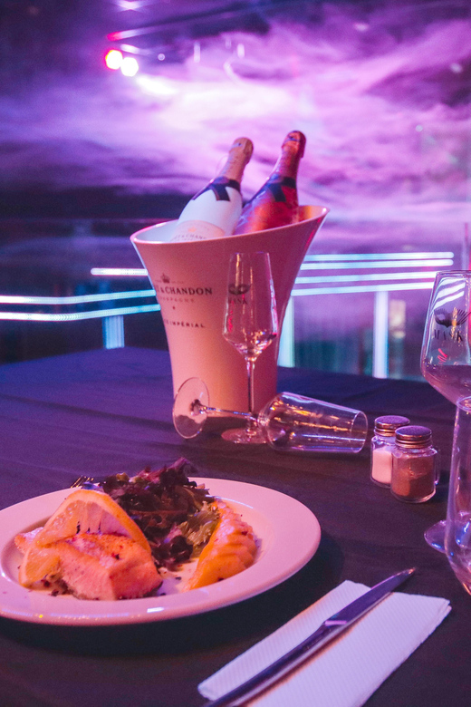 Porto: Dinner With Cabaret & Pole Shows - Booking and Cancellation