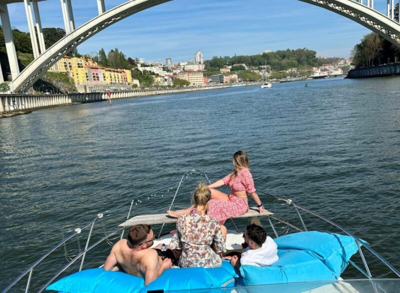 Porto: Douro River Cruise / Welcome Drink/With Sunset Option - Sunset and Scenery