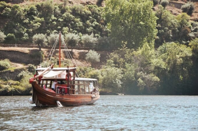 Porto: Douro Valley Tour With Wine Tasting, Cruise and Lunch - Customer Reviews