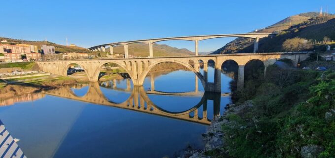 Porto: Douro Valley Tour With Winery Tasting, Cruise & Lunch - Douro River Cruise