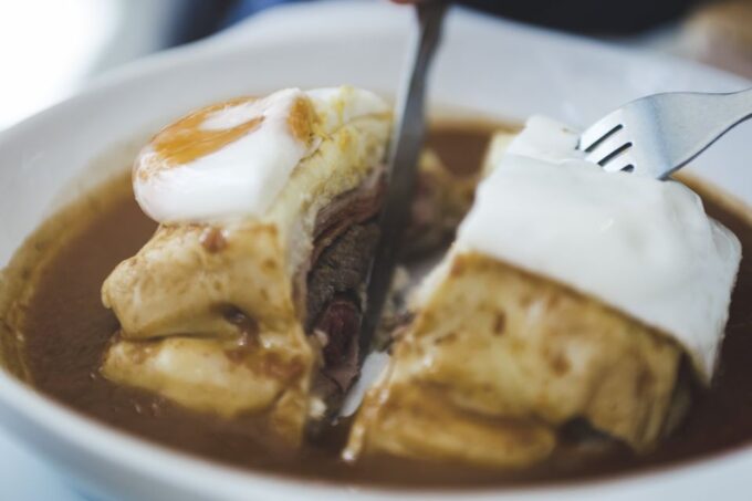Porto: Evening Local Food Crawl With Drink Pairings - Relaxed Pace