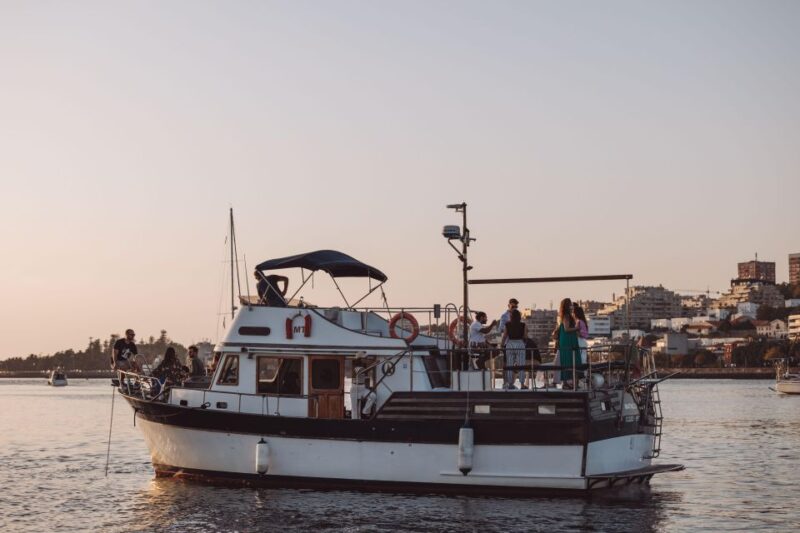 Porto: Exclusive Bachelor Party at Classic Boat Cruise 3H - Inclusions