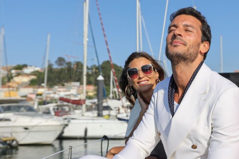 Porto: Exclusive Charming Sailboat Sunset - Onboard Amenities