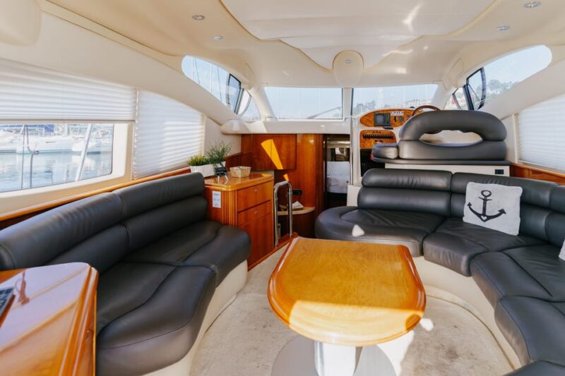 Porto: Exclusive Dinner on Board at Luxury Yacht Cruise 3H - Accessibility and Mobility