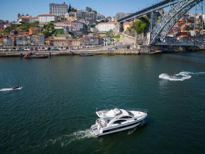 Porto: Exclusive Dinner on Board at Luxury Yacht Cruise 3H - Dietary Accommodations