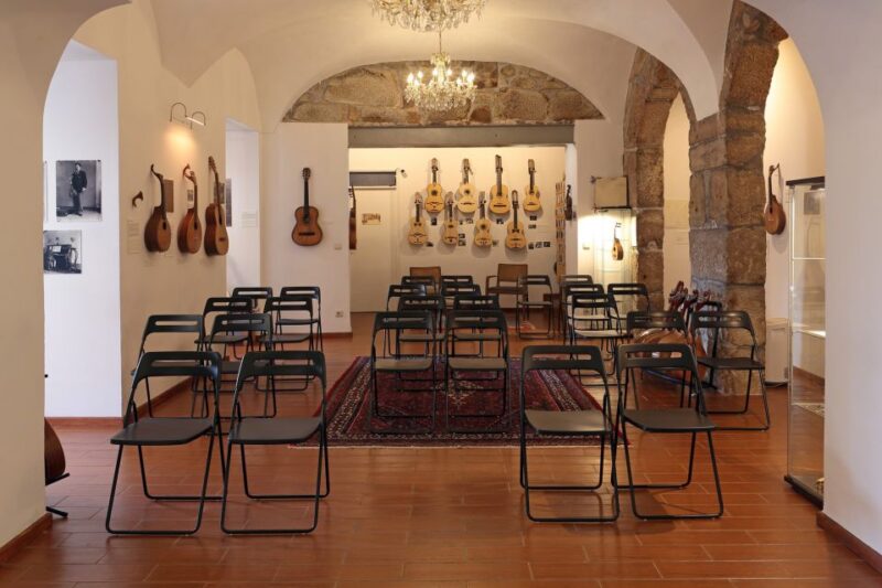 Porto: Fado Concert With Port Wine in Historical Music Store - Experience Highlights