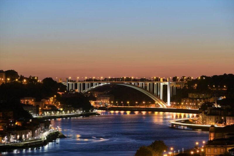 Porto Fado Night Show + Dinner - Highlights of the Experience