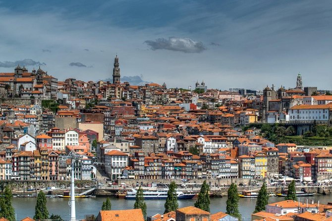 Porto Half-Day Private Tour With Tuk Tuk and Lunch - Exploring Portos Historic Center