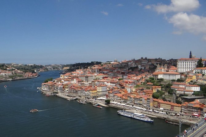 Porto Half-Day Private Tour With Tuk Tuk and Lunch - Seafood Lunch in Seafood Country
