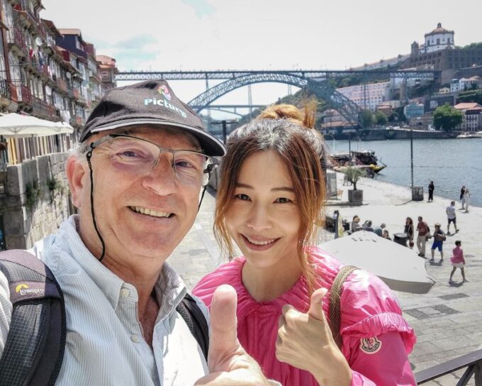 Porto: Half-Day Walking Photo Tour - Guides Expertise