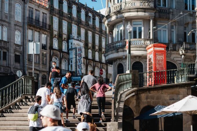 Porto: Harry Potter and City of Porto Guided Walking Tour - Livraria Lello