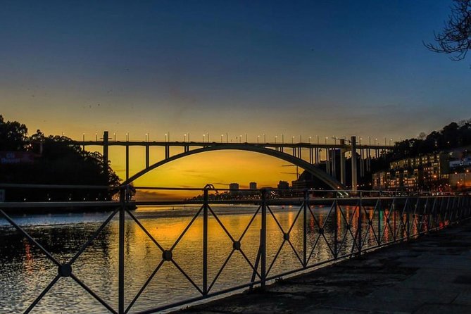 Porto Heritage Night Tour With Fado Show And Dinner Included - Fado Music Performance