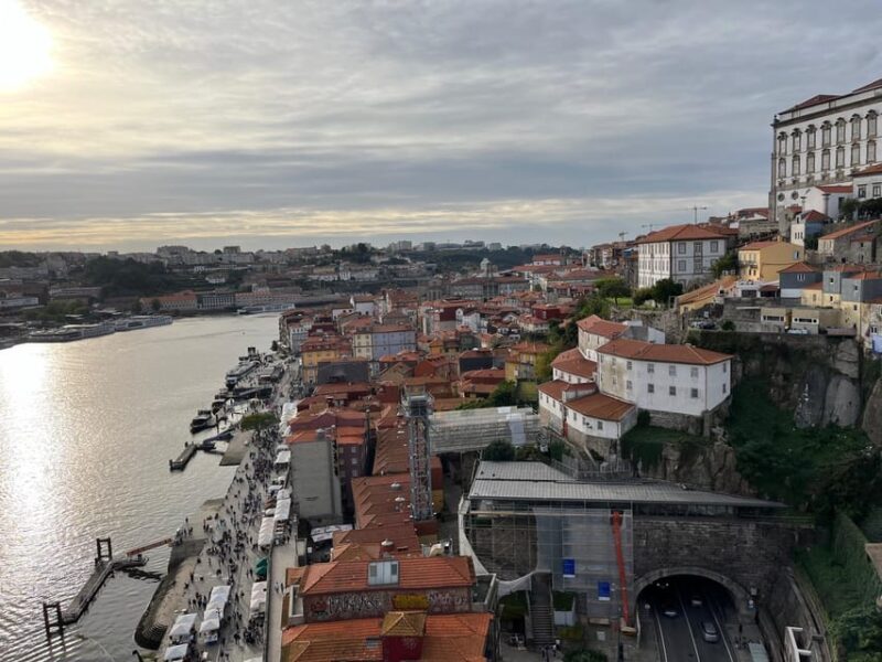 Porto: Historic Center Walking Tour With a Local - Meeting Information