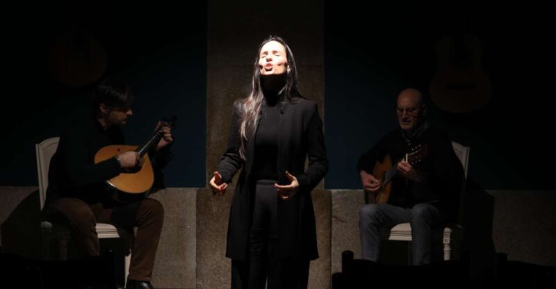 Porto: Historic São Bentos Exclusive Fado Show W/ Port Wine - Key Points