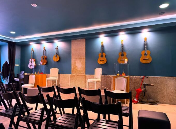Porto: Historic São Bentos Exclusive Fado Show W/ Port Wine - Frequently Asked Questions