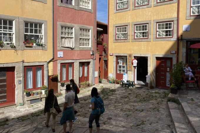 Porto: Historical Center Walking Tour - Availability and Cancellation