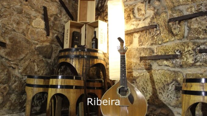 Porto: Live Fado Show With Glass of Port Wine - Port Wine and Traditional Music