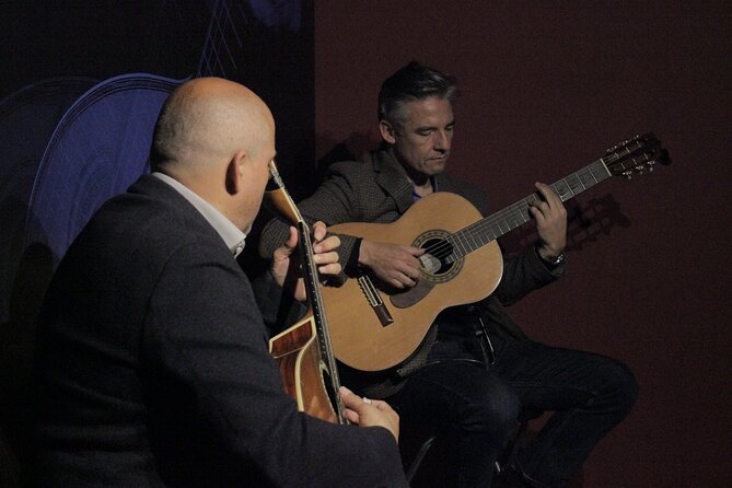 Porto: Live Fado With a Glass of Port Wine at Casa Do Fado Sé - Fado Music Tradition