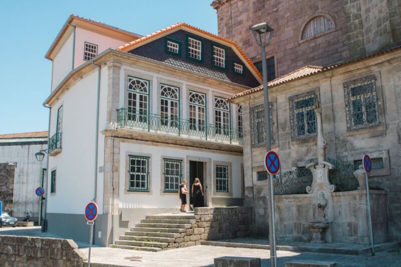 Porto: Museu Do Vitral Entry Ticket and Wine Tasting - Operating Hours and Accessibility
