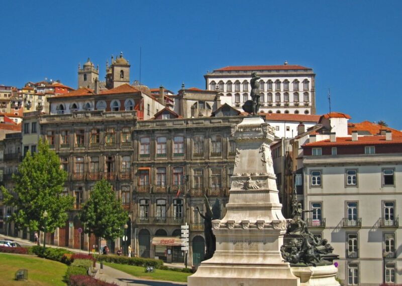 Porto: Old Town and Ribeira Walking Tour - Meeting Information